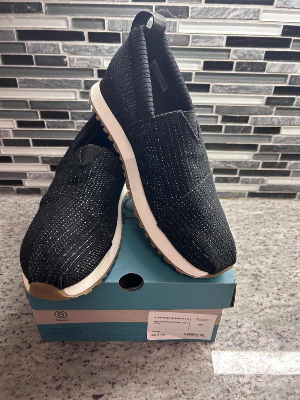 Toms ALPARGATA RESIDENT Black Knit Slip-On Loafers with White Sole size 9 NWT